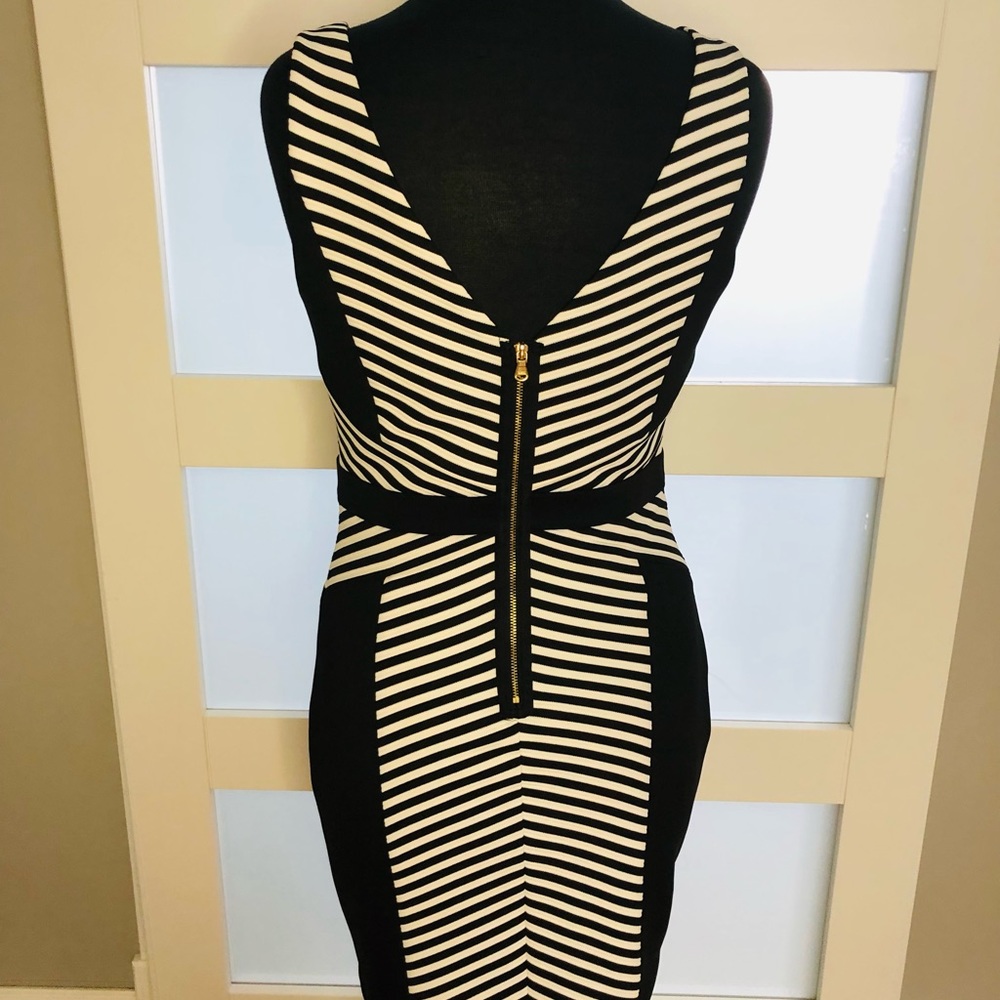 GUESS Dress - Picture 2 of 2